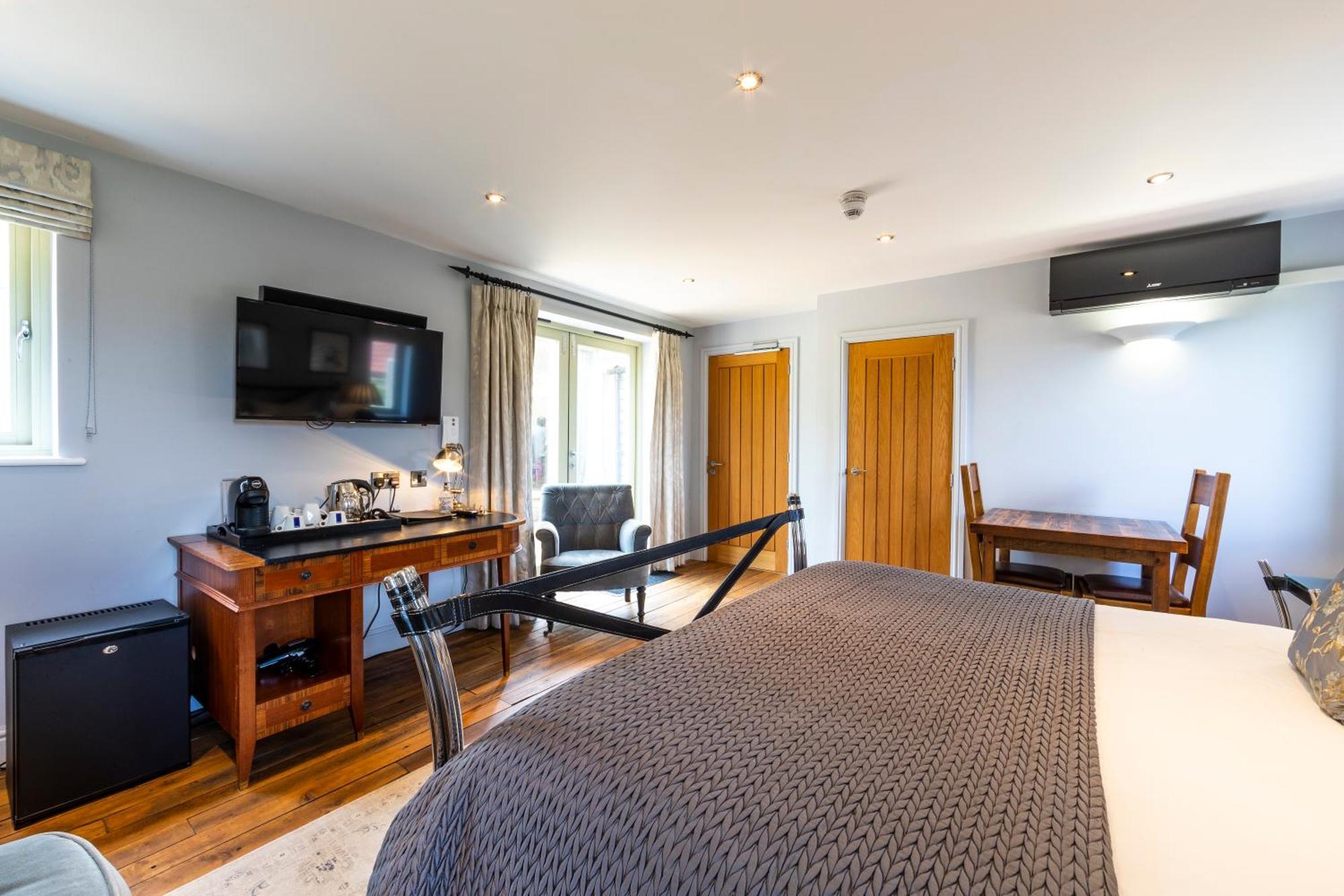 Eagle Mill Luxury Rooms Хънтингдън Стая снимка