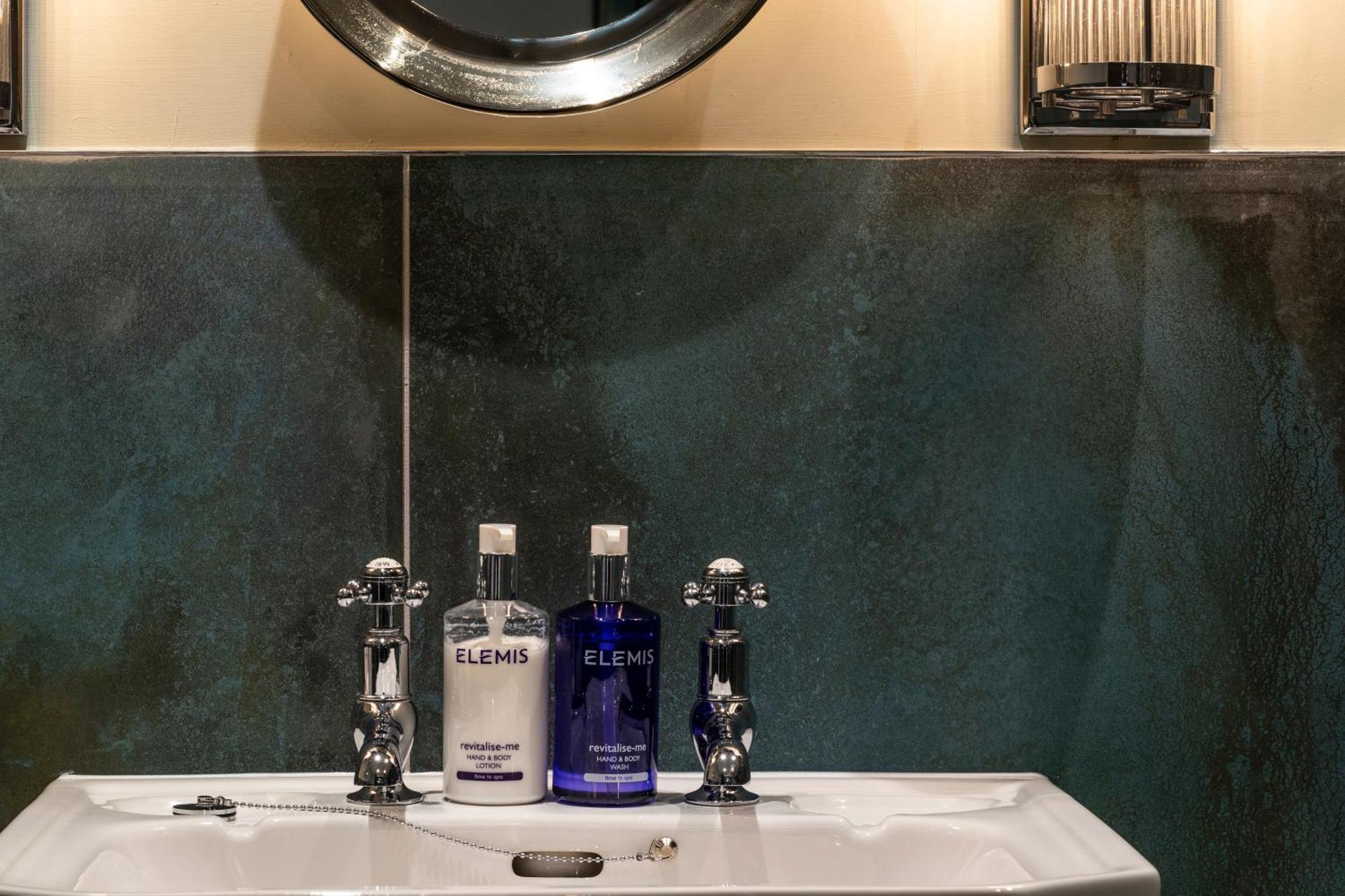 Eagle Mill Luxury Rooms Хънтингдън Стая снимка